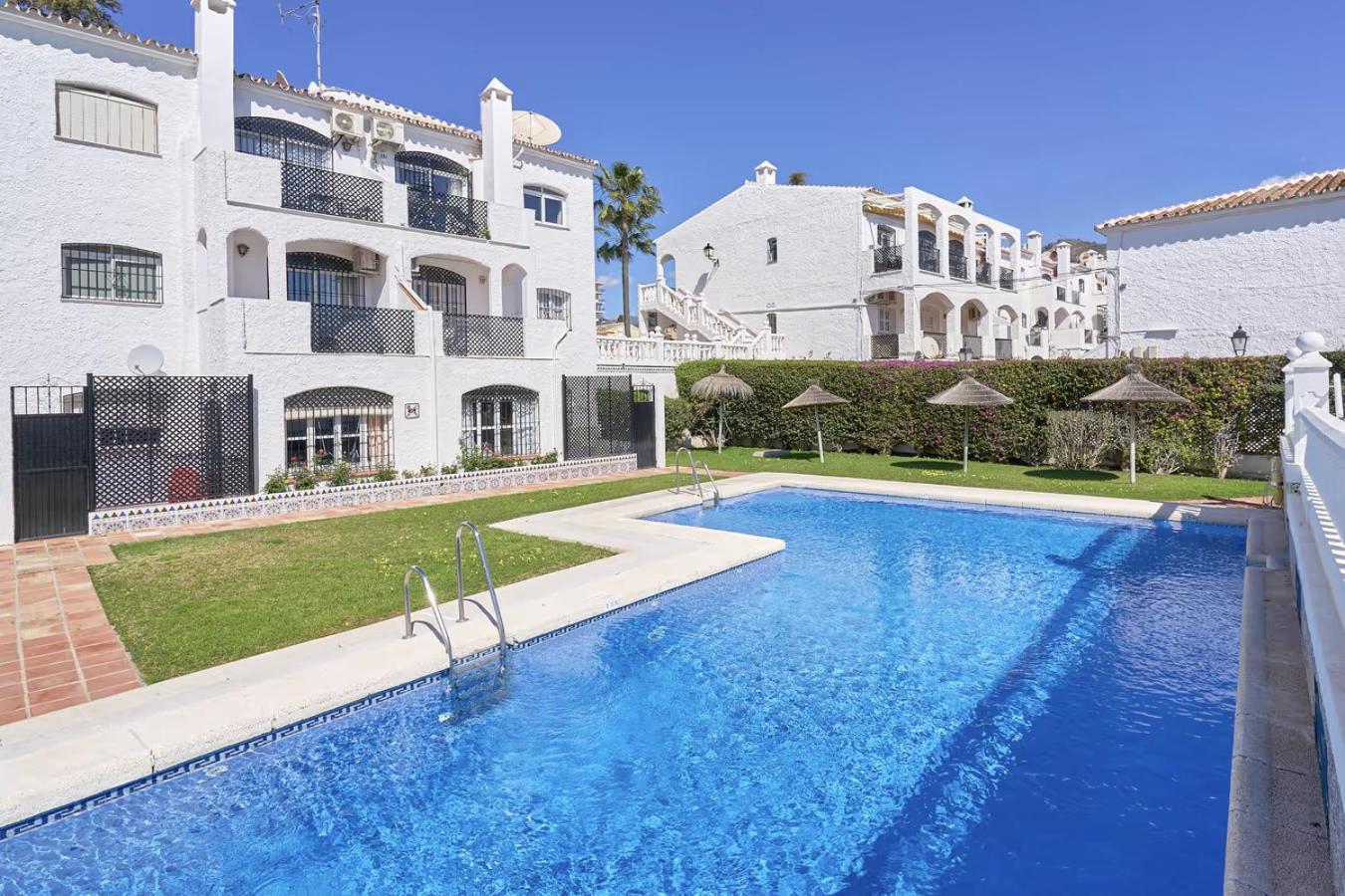 Casa Lena Town House With Pool Villa Nerja Exteriör bild
