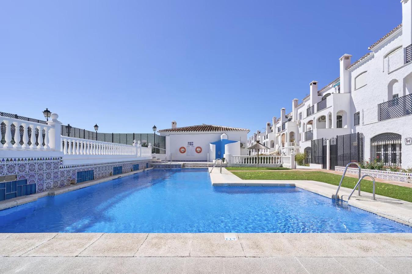 Casa Lena Town House With Pool Villa Nerja Exteriör bild
